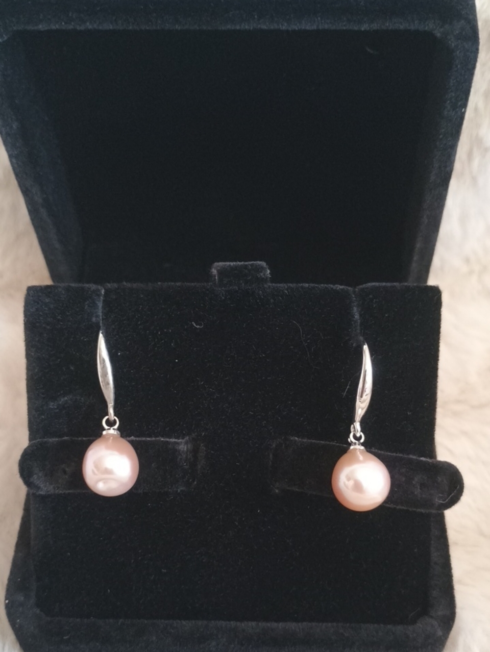 LOW START!!! New Genuine Pearl Earrings In a Pink Champagne Hue - Picture 2 of 3